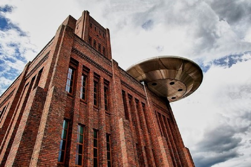 Ufo op het dak van De Inktpot Utrecht